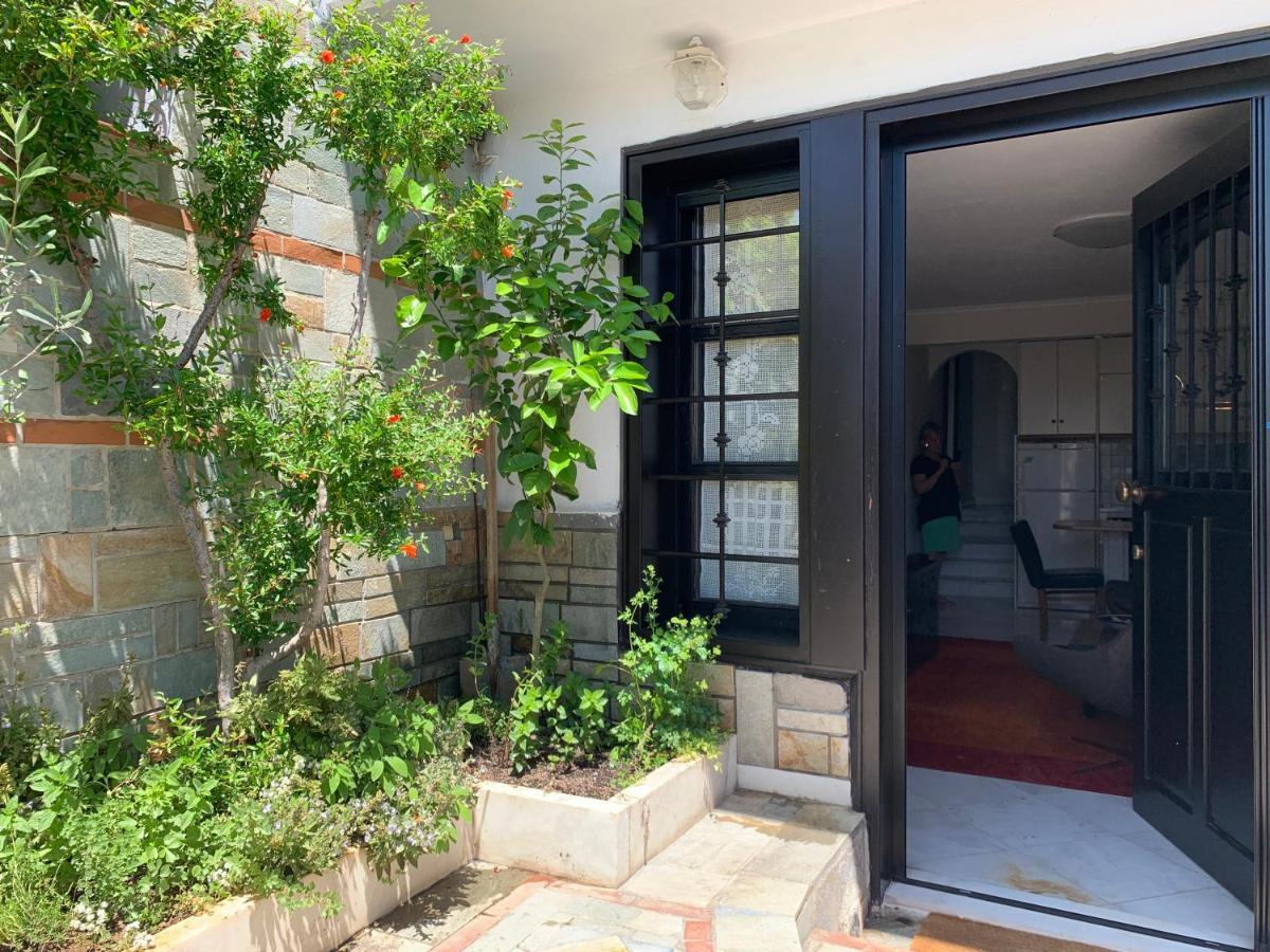 Gemuetliches Appartement In Ano Poli Thessaloníki Exteriör bild