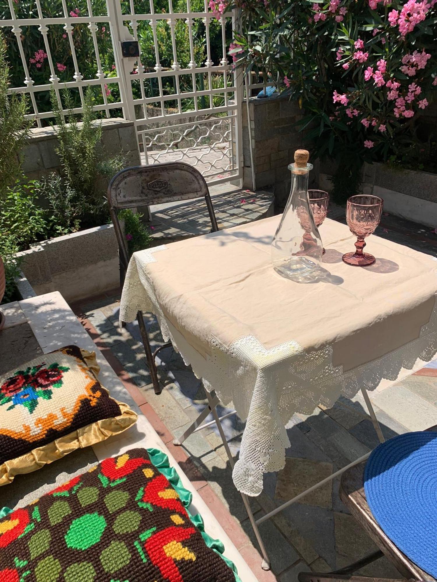 Gemuetliches Appartement In Ano Poli Thessaloníki Exteriör bild